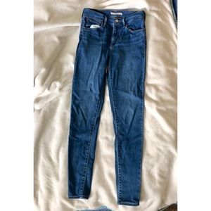 Levi’s 702 jeans